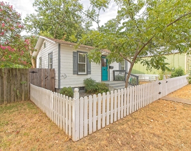 206 E 6th St - Photo Thumbnail 1