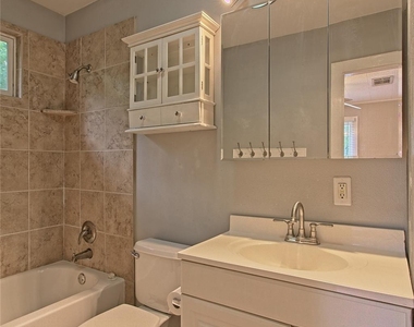 206 E 6th St - Photo Thumbnail 20