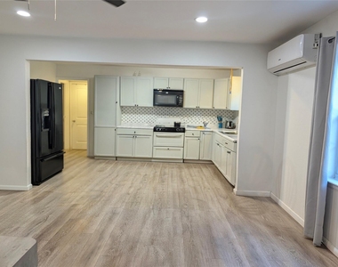10801 W Lakeview Dr - Photo Thumbnail 3