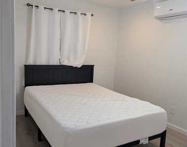 10801 W Lakeview Dr - Photo Thumbnail 9