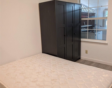 10801 W Lakeview Dr - Photo Thumbnail 13