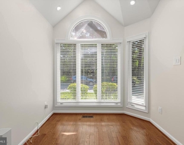 5189 Columbia Road - Photo Thumbnail 10
