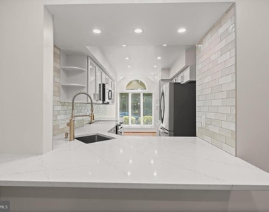 5189 Columbia Road - Photo Thumbnail 15