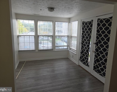 904 Cedar Crest Court - Photo Thumbnail 2