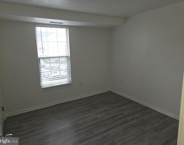 904 Cedar Crest Court - Photo Thumbnail 16