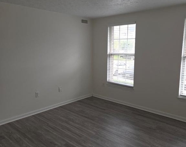 904 Cedar Crest Court - Photo Thumbnail 25