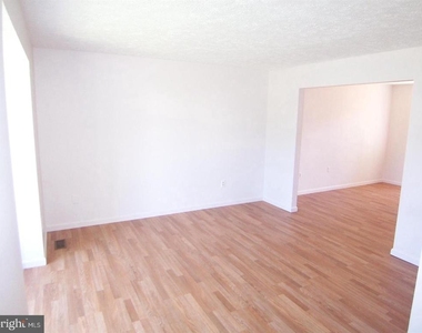 310 Huntsman Court - Photo Thumbnail 3