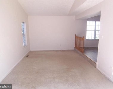 310 Huntsman Court - Photo Thumbnail 9