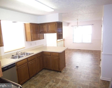 310 Huntsman Court - Photo Thumbnail 8