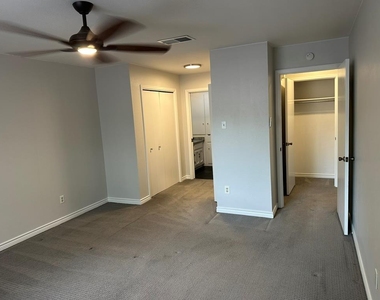 9217 Singing Quail Dr - Photo Thumbnail 25