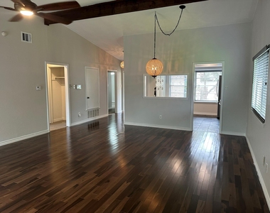 9217 Singing Quail Dr - Photo Thumbnail 7
