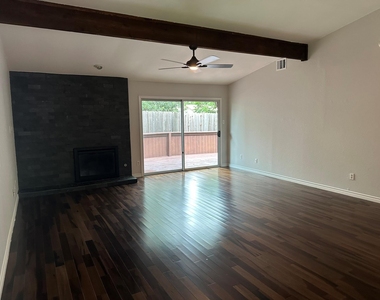 9217 Singing Quail Dr - Photo Thumbnail 8
