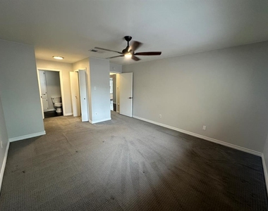 9217 Singing Quail Dr - Photo Thumbnail 23