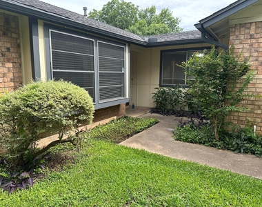9217 Singing Quail Dr - Photo Thumbnail 1