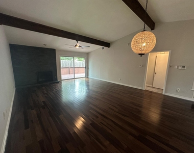 9217 Singing Quail Dr - Photo Thumbnail 4