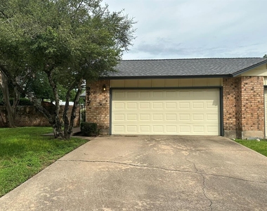 9217 Singing Quail Dr - Photo Thumbnail 3