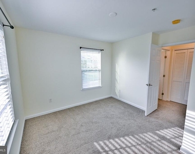 608 Tantallon Court - Photo Thumbnail 16