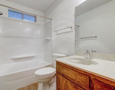 8104 Dunn St - Photo Thumbnail 16