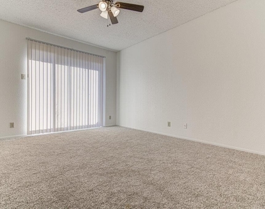 8104 Dunn St - Photo Thumbnail 12