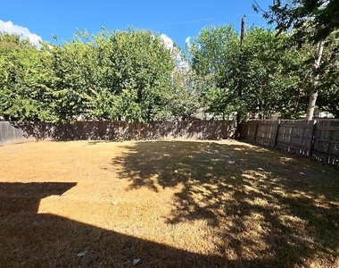 204 Delby St - Photo Thumbnail 21