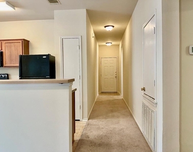 204 Delby St - Photo Thumbnail 3