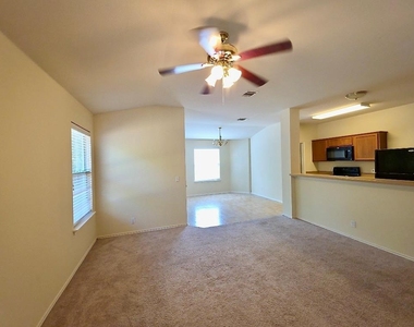 204 Delby St - Photo Thumbnail 4