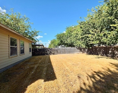 204 Delby St - Photo Thumbnail 22