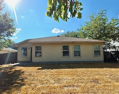204 Delby St - Photo Thumbnail 20