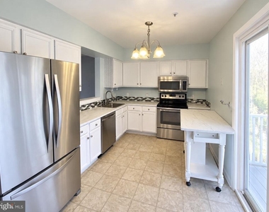 702 Medinah Circle - Photo Thumbnail 3