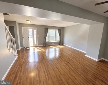 702 Medinah Circle - Photo Thumbnail 2