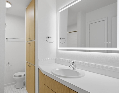 300 Crockett St - Photo Thumbnail 9