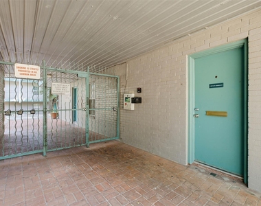300 Crockett St - Photo Thumbnail 29