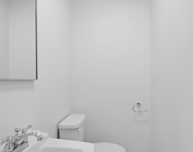 300 Crockett St - Photo Thumbnail 14