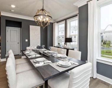 9570 Killenney Pl Place - Photo Thumbnail 2