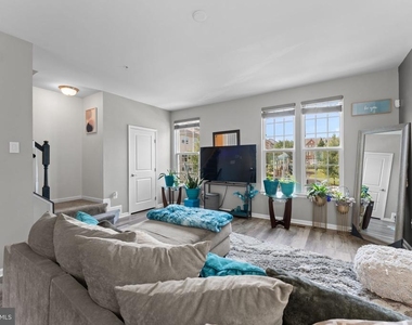 12248 Timberlake Place - Photo Thumbnail 11