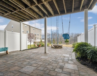 82 Backstretch Way - Photo Thumbnail 3