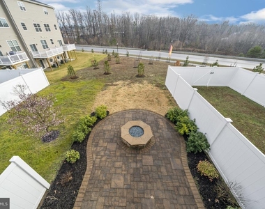 82 Backstretch Way - Photo Thumbnail 19