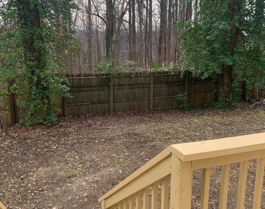 4215 Calvert Drive - Photo Thumbnail 12