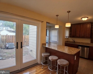 5 Broadship Road - Photo Thumbnail 9