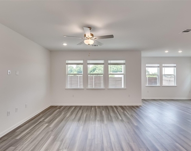 1616 Iberville Dr - Photo Thumbnail 5