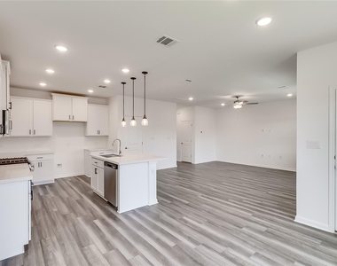 1616 Iberville Dr - Photo Thumbnail 12