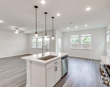 1616 Iberville Dr - Photo Thumbnail 14