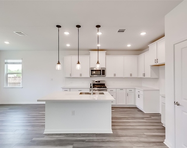 1616 Iberville Dr - Photo Thumbnail 9