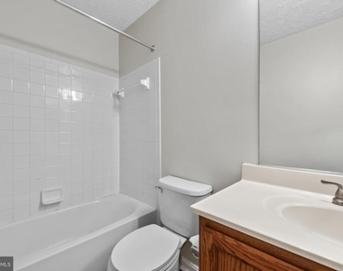 550 Kennington Road - Photo Thumbnail 20