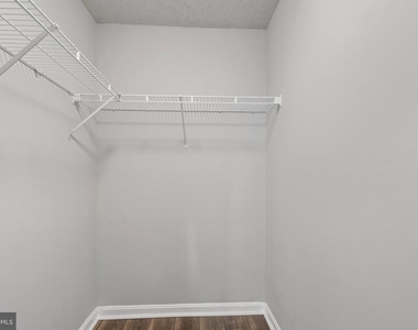 550 Kennington Road - Photo Thumbnail 37