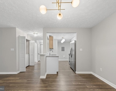 550 Kennington Road - Photo Thumbnail 6
