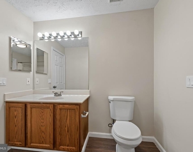550 Kennington Road - Photo Thumbnail 30
