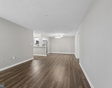 550 Kennington Road - Photo Thumbnail 2