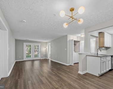 550 Kennington Road - Photo Thumbnail 4
