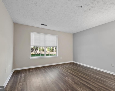550 Kennington Road - Photo Thumbnail 32